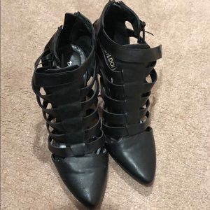 Women’s Size 7.5 Black Bootie Clear Chunky Heel.